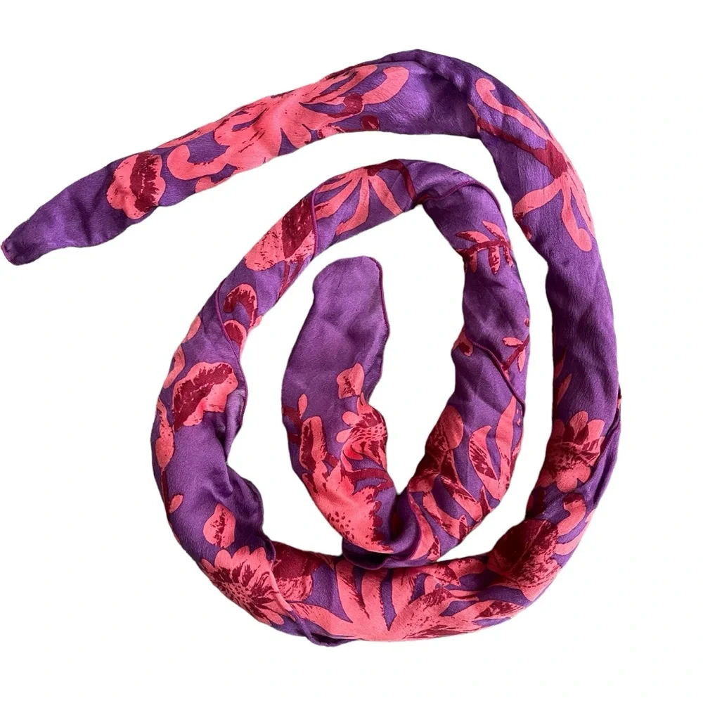 Shanghai Tang 100%‎ Mulberry Silk Scarf